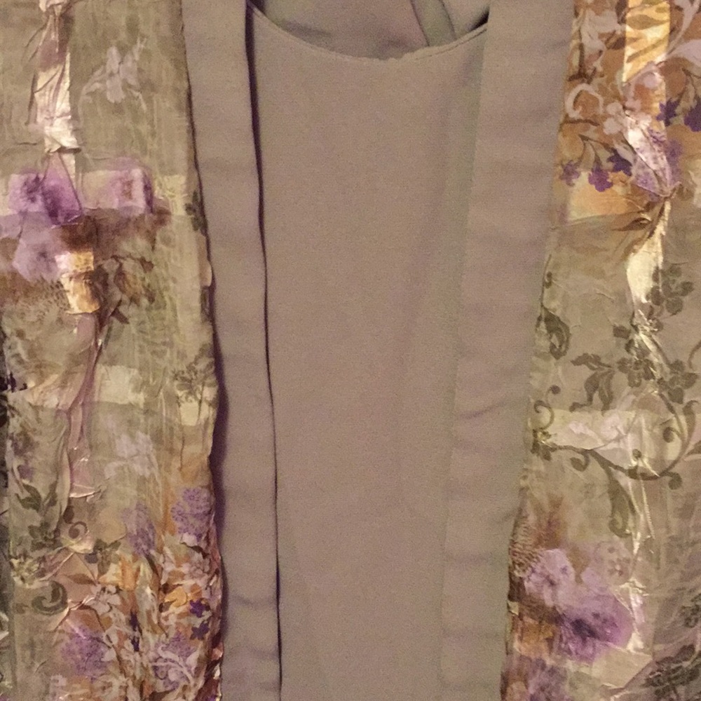 Top - Picture 2 of 3